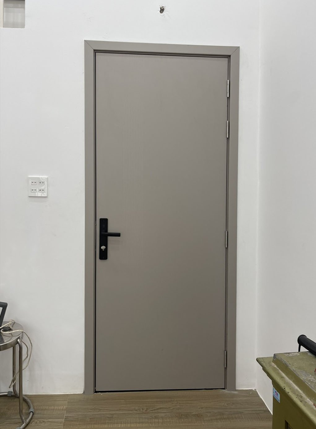 Giá cửa Carbon tại Hóc Môn | Cửa đẹp giá rẻ